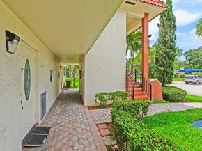 8941 S Hollybrook Blvd 104, Pembroke Pines FL 33025
