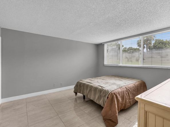 8941 S Hollybrook Blvd 104, Pembroke Pines FL 33025