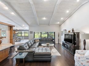 8208 NW 80th St, Tamarac FL 33321