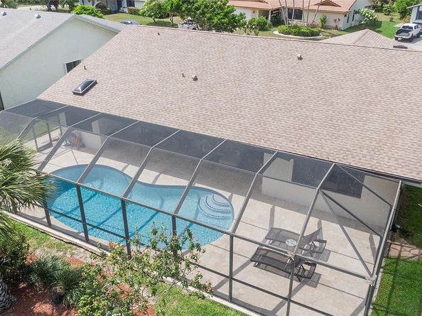 8208 NW 80th St, Tamarac FL 33321