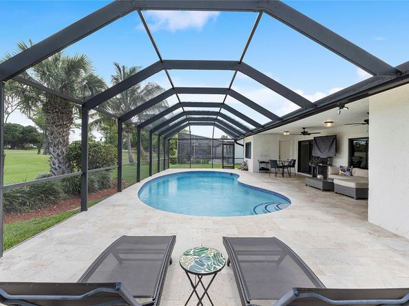 8208 NW 80th St, Tamarac FL 33321