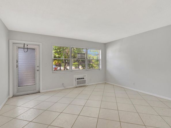 398 Sheffield Q, West Palm Beach FL 33417