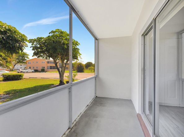 398 Sheffield Q, West Palm Beach FL 33417