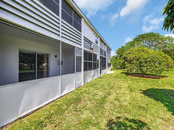 398 Sheffield Q, West Palm Beach FL 33417