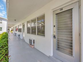 398 Sheffield Q, West Palm Beach FL 33417