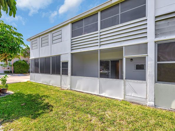 398 Sheffield Q, West Palm Beach FL 33417