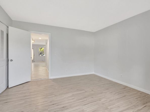398 Sheffield Q, West Palm Beach FL 33417