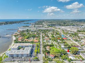 1511 S Palmway, Lake Worth Beach FL 33460