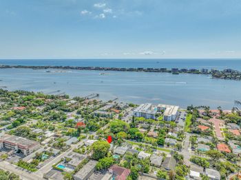 1511 S Palmway