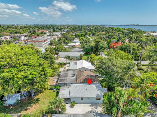 1511 S Palmway, Lake Worth Beach FL 33460
