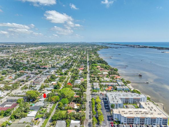 1511 S Palmway, Lake Worth Beach FL 33460