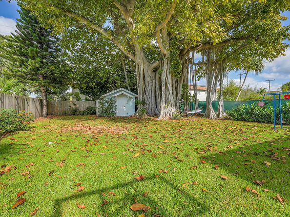 1511 S Palmway, Lake Worth Beach FL 33460