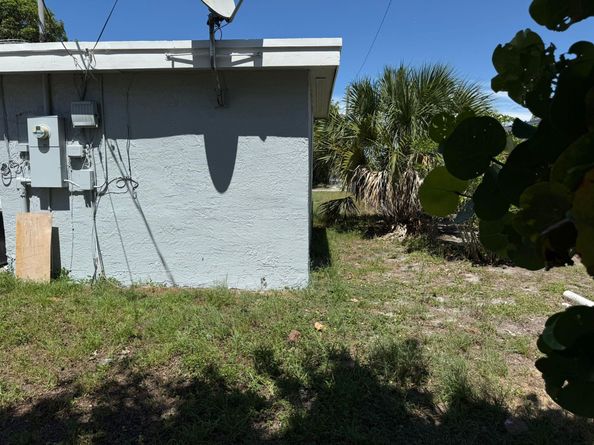 1741 NW 24th Ter, Fort Lauderdale FL 33311