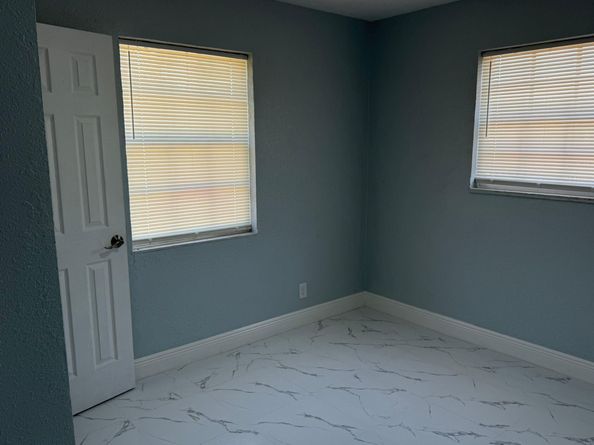 1741 NW 24th Ter, Fort Lauderdale FL 33311