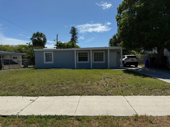 1741 NW 24th Ter, Fort Lauderdale FL 33311