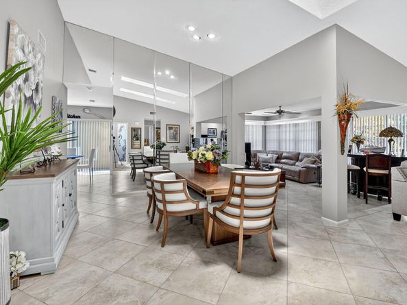 5743 Lakeview Mews Circle, Boynton Beach FL 33437