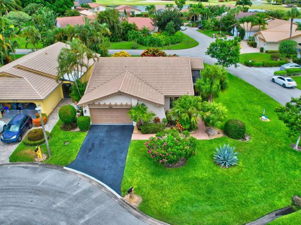 5743 Lakeview Mews Circle, Boynton Beach FL 33437