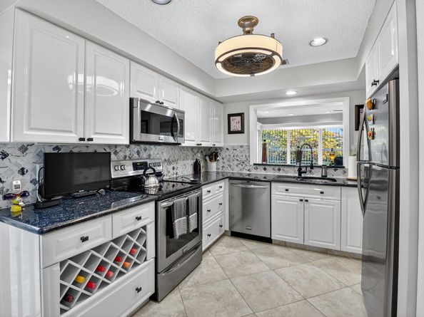 5743 Lakeview Mews Circle, Boynton Beach FL 33437