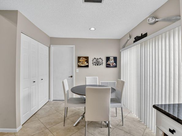 5743 Lakeview Mews Circle, Boynton Beach FL 33437