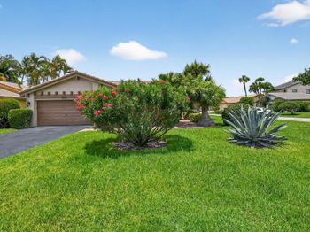 5743 Lakeview Mews Circle