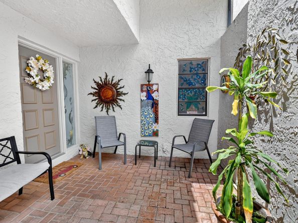 5743 Lakeview Mews Circle, Boynton Beach FL 33437