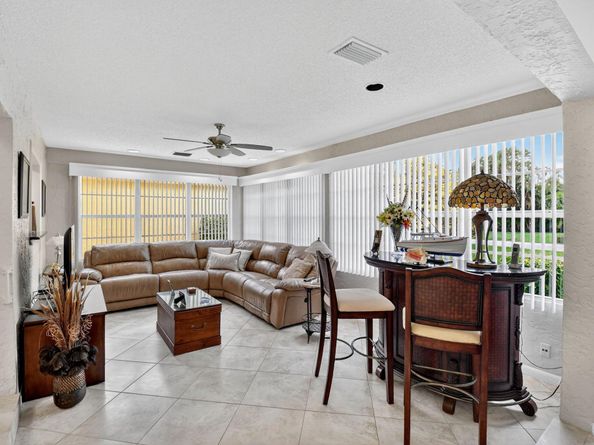 5743 Lakeview Mews Circle, Boynton Beach FL 33437