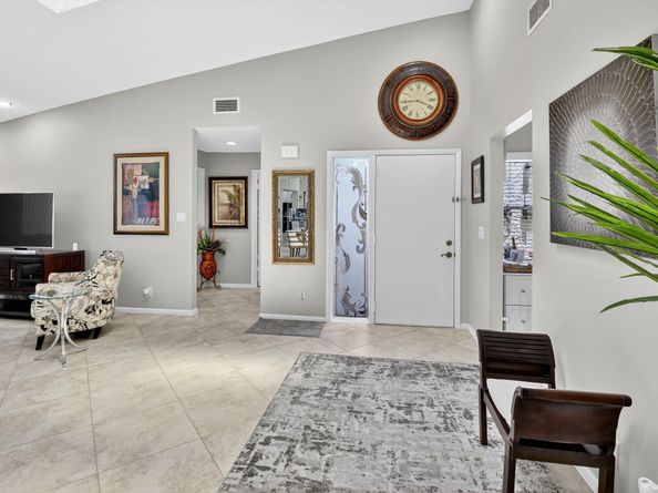 5743 Lakeview Mews Circle, Boynton Beach FL 33437