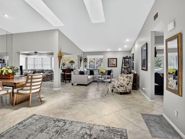5743 Lakeview Mews Circle, Boynton Beach FL 33437