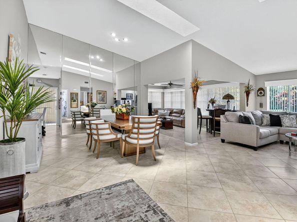 5743 Lakeview Mews Circle, Boynton Beach FL 33437