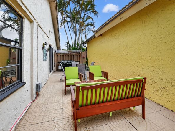 5743 Lakeview Mews Circle, Boynton Beach FL 33437