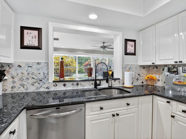 5743 Lakeview Mews Circle, Boynton Beach FL 33437