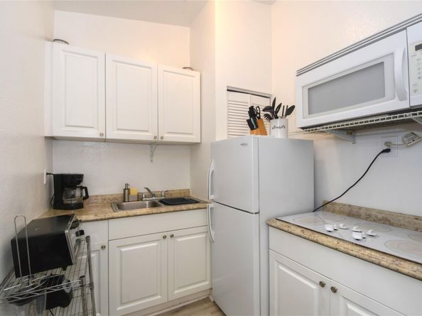 1050 NE 82nd St, Miami FL 33138