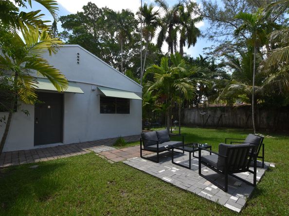 1050 NE 82nd St, Miami FL 33138