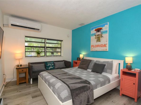 1050 NE 82nd St, Miami FL 33138