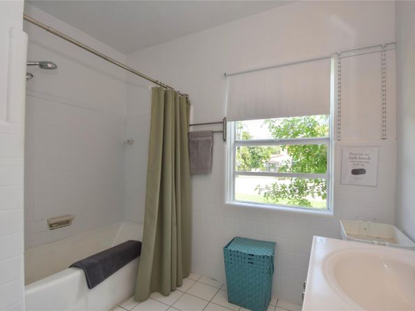 1050 NE 82nd St, Miami FL 33138