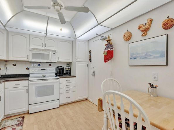 10777 W Sample Road 207, Coral Springs FL 33065