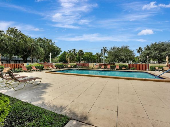 10777 W Sample Road 207, Coral Springs FL 33065