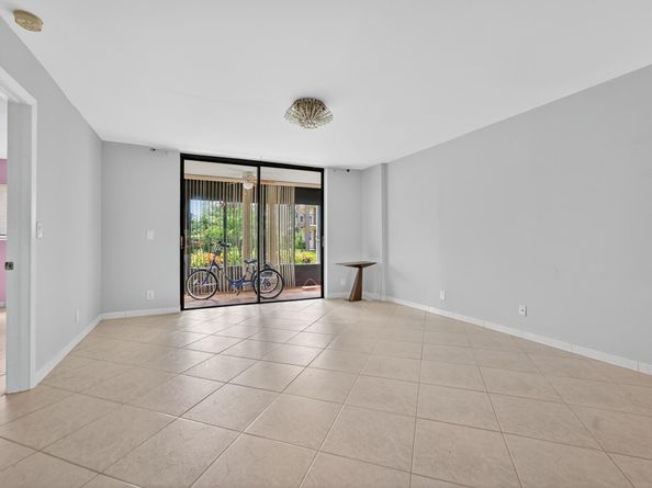 5574 Witney Drive 102, Delray Beach FL 33484