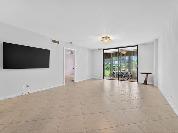 5574 Witney Drive 102, Delray Beach FL 33484