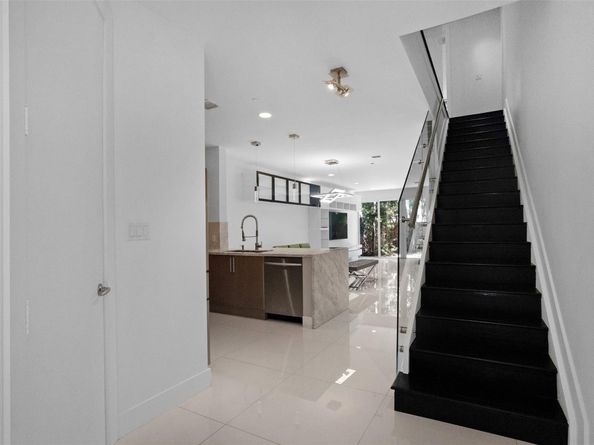 834 NE 19th Ave 834, Fort Lauderdale FL 33304