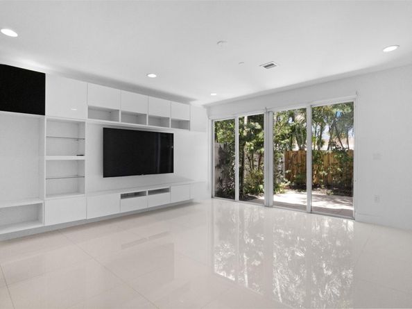 834 NE 19th Ave 834, Fort Lauderdale FL 33304
