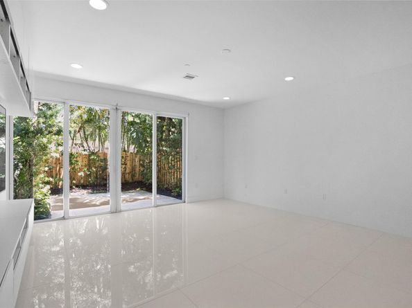 834 NE 19th Ave 834, Fort Lauderdale FL 33304