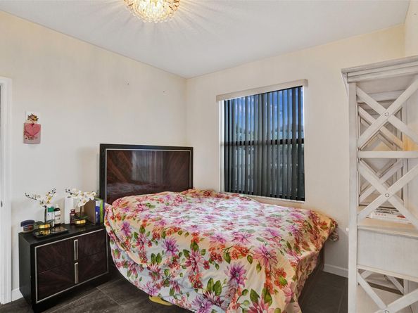 10396 W 34th Ln, Hialeah FL 33018