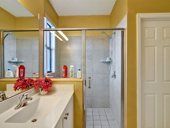 10396 W 34th Ln, Hialeah FL 33018