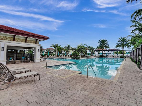 10396 W 34th Ln, Hialeah FL 33018