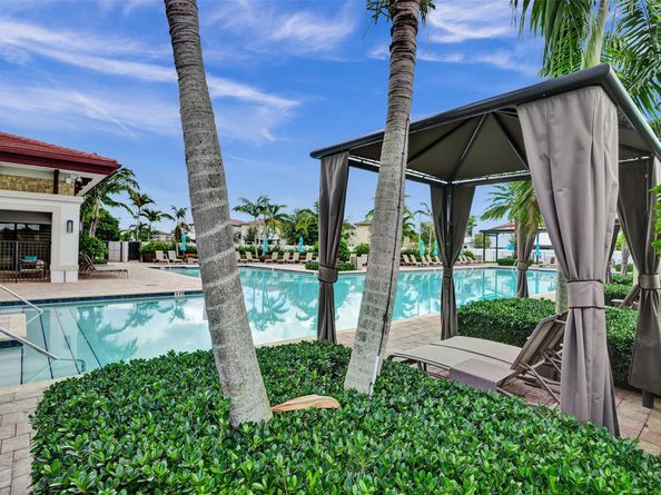 10396 W 34th Ln, Hialeah FL 33018