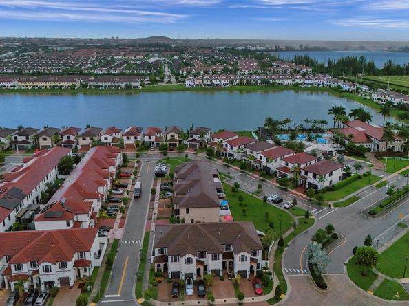 10396 W 34th Ln, Hialeah FL 33018