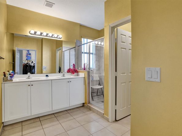 10396 W 34th Ln, Hialeah FL 33018