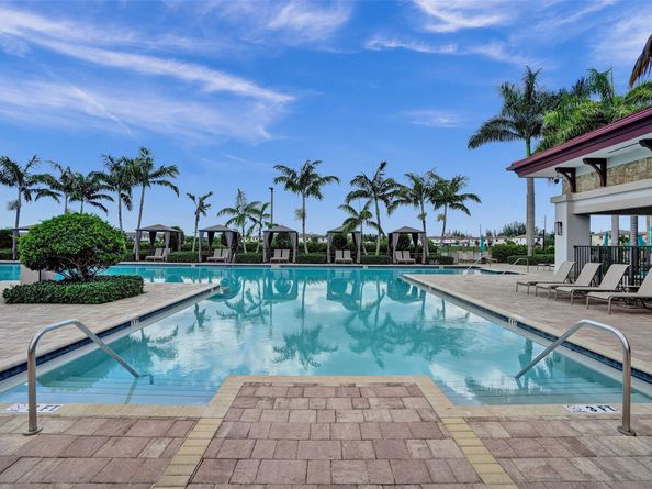 10396 W 34th Ln, Hialeah FL 33018