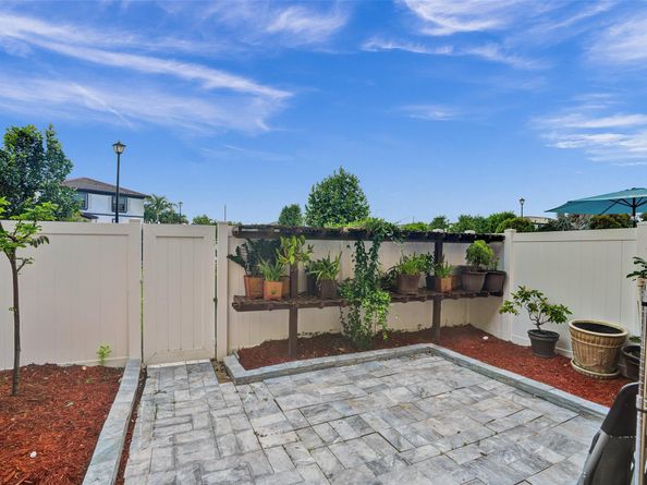 10396 W 34th Ln, Hialeah FL 33018